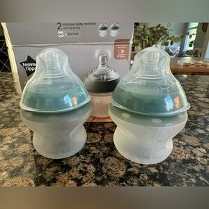 NIB tommee tippee silicone bottles